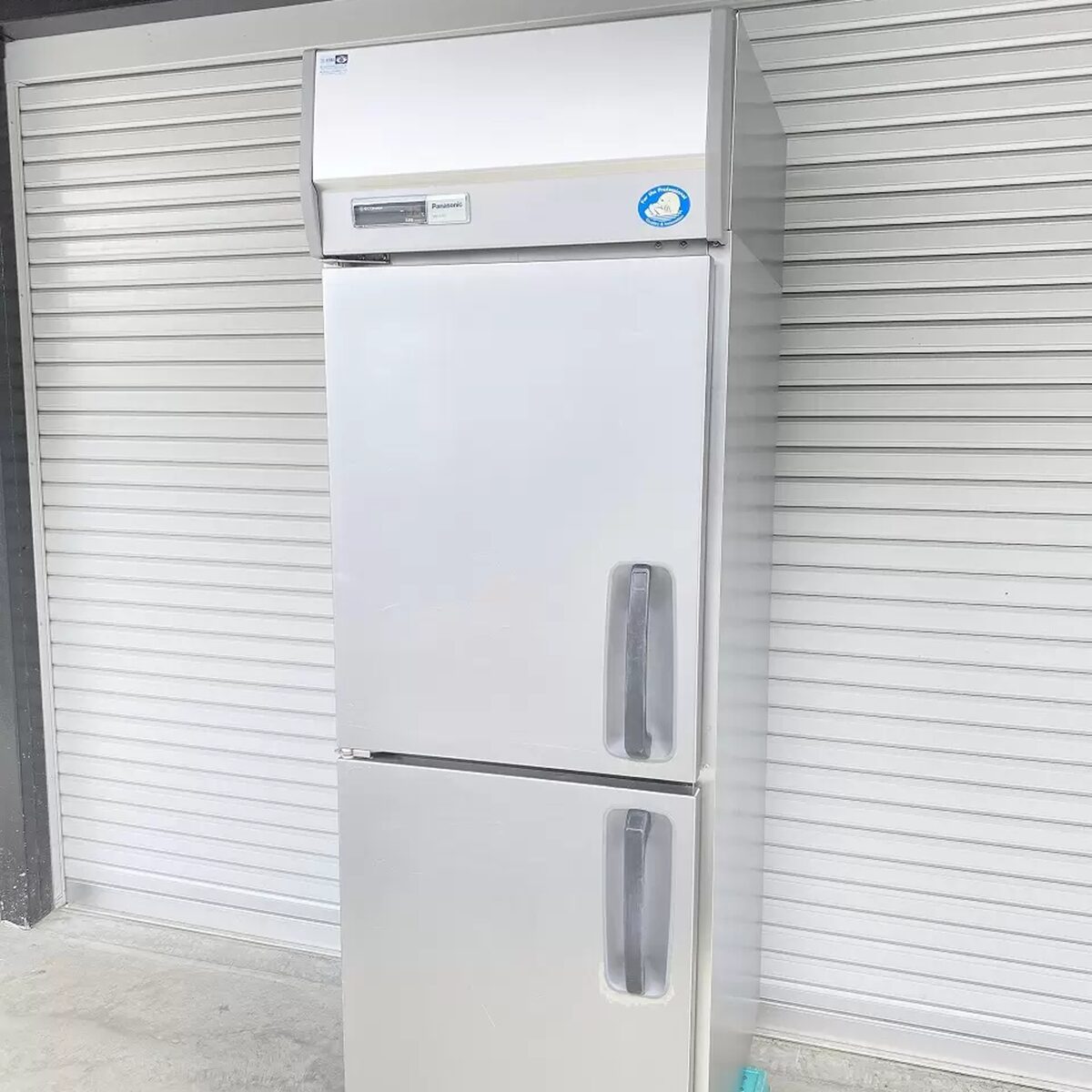 縦型冷凍庫 SRF-K681